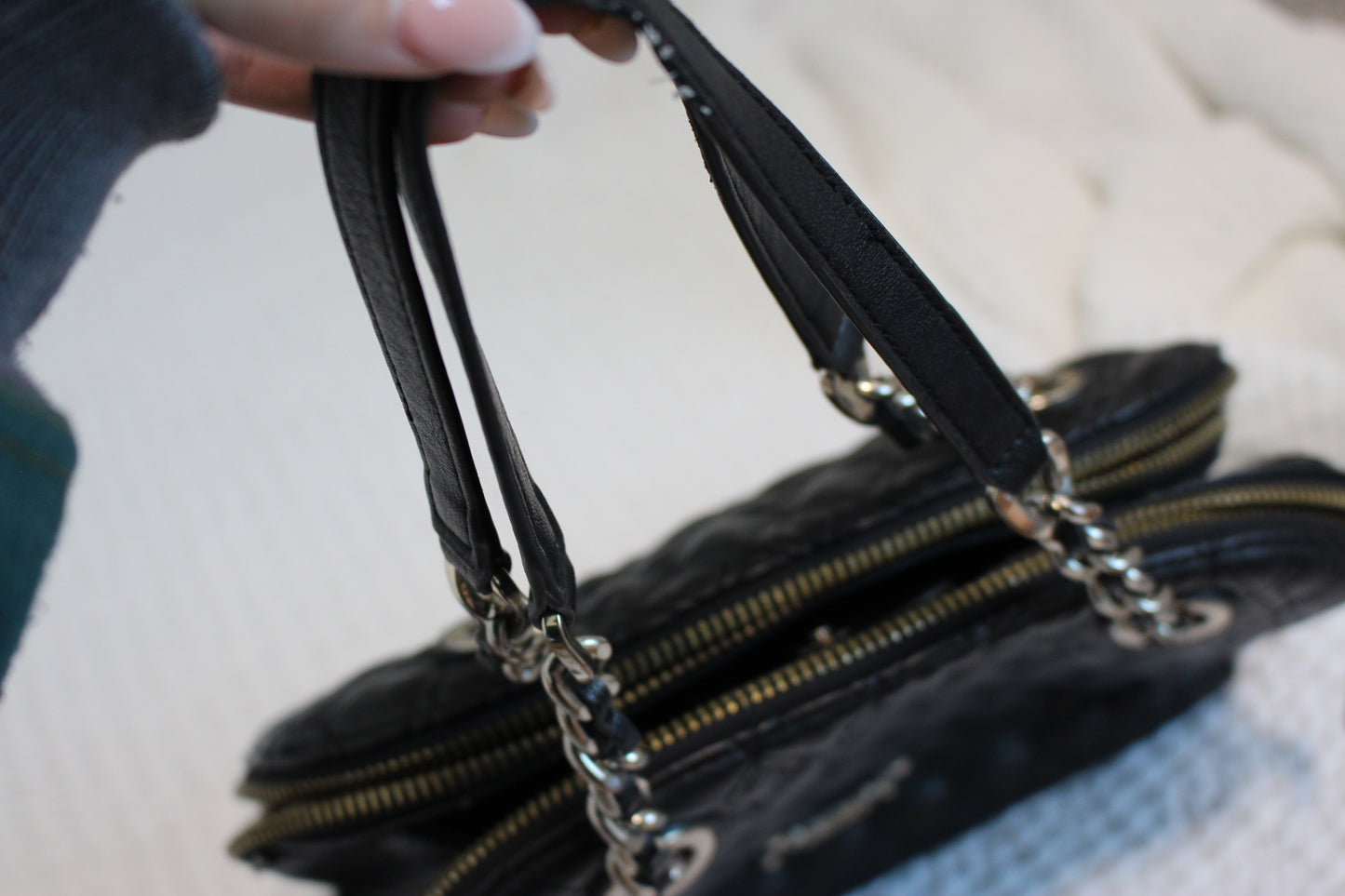 Vintage Guess Black Faux Quilted Leather Shoulder Bag