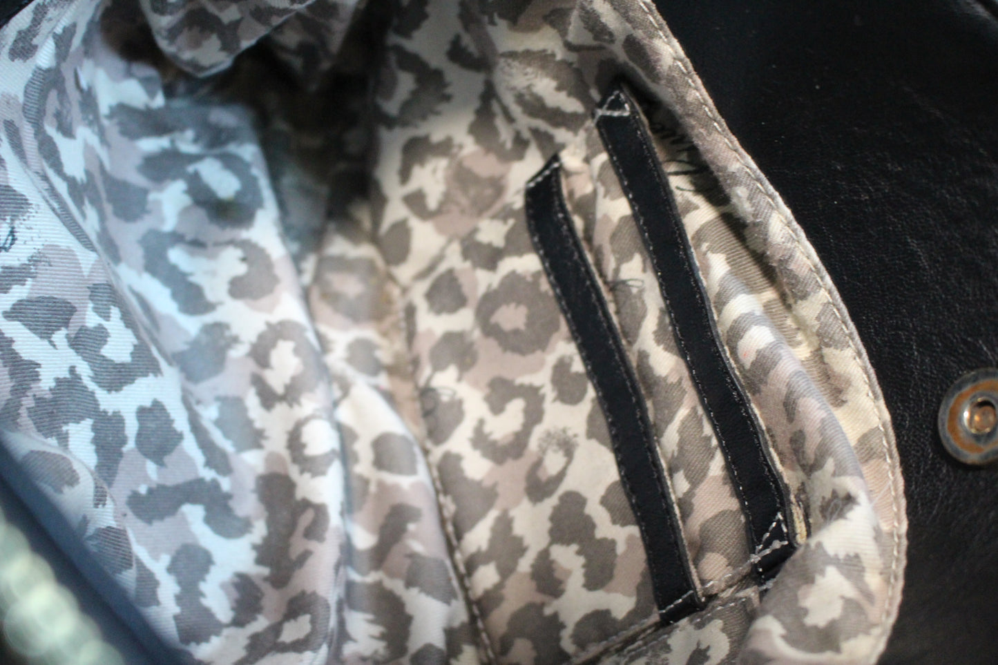 Vintage Guess Black Faux Quilted Leather Shoulder Bag